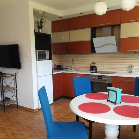 Apartament Bursztynowy Z Ogrodkiem アパート